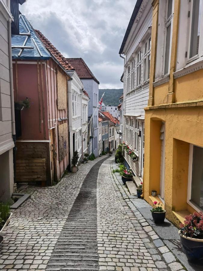 Feels Like Home -Free Parking -Attractive Location Bergen Exterior photo